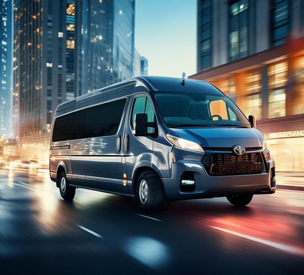 丰田考斯特商务车，技术升级与市场拓展并进，引领高端商务出行新风尚